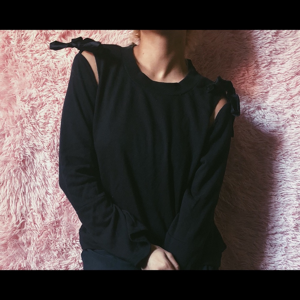 black flowy long sleeve top with bows